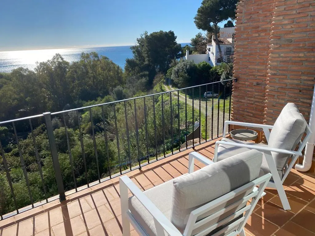 Tranquil 3 Bed Villa With Private Pool + Sea View! location